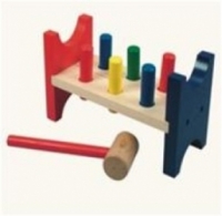 Мир деревянных игрушек Цветная скамейка с забивающимися штырьками